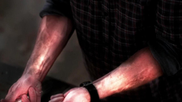 Sam begins to heal Crowley with his own purified blood. Sam begins to heal Crowley with his own purified blood.